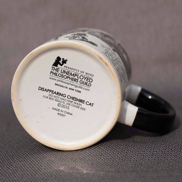 8 oz. Alice In Wonderland Magic-Mug | Disappearing Cheshire Cat | Illustration - Picture 4 of 4